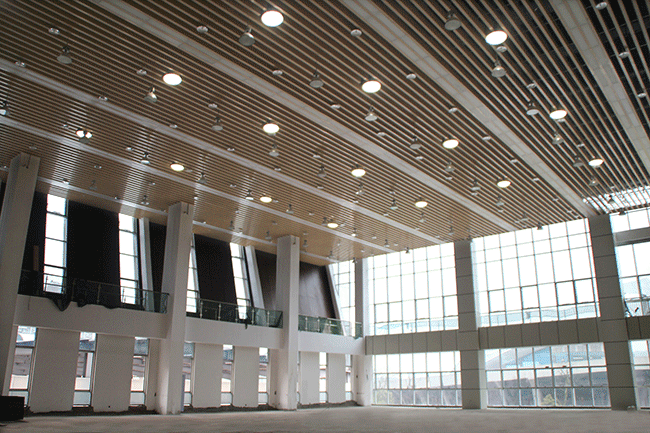 使用自然光照明系統的建筑空間